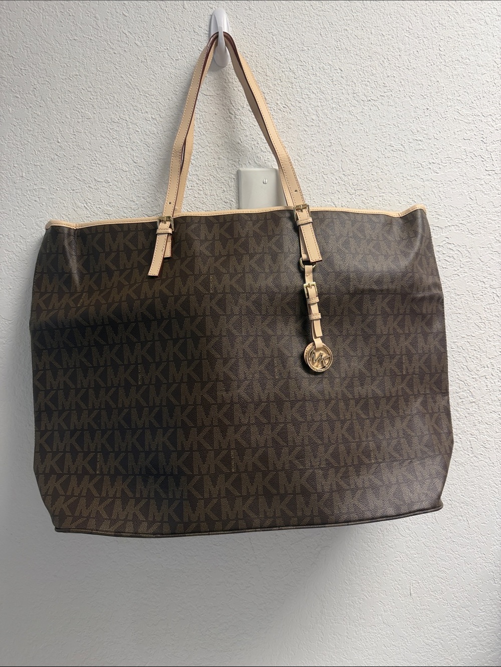 NEW Dark Chocolate monogram Tote bag w compartments + Dust Cover